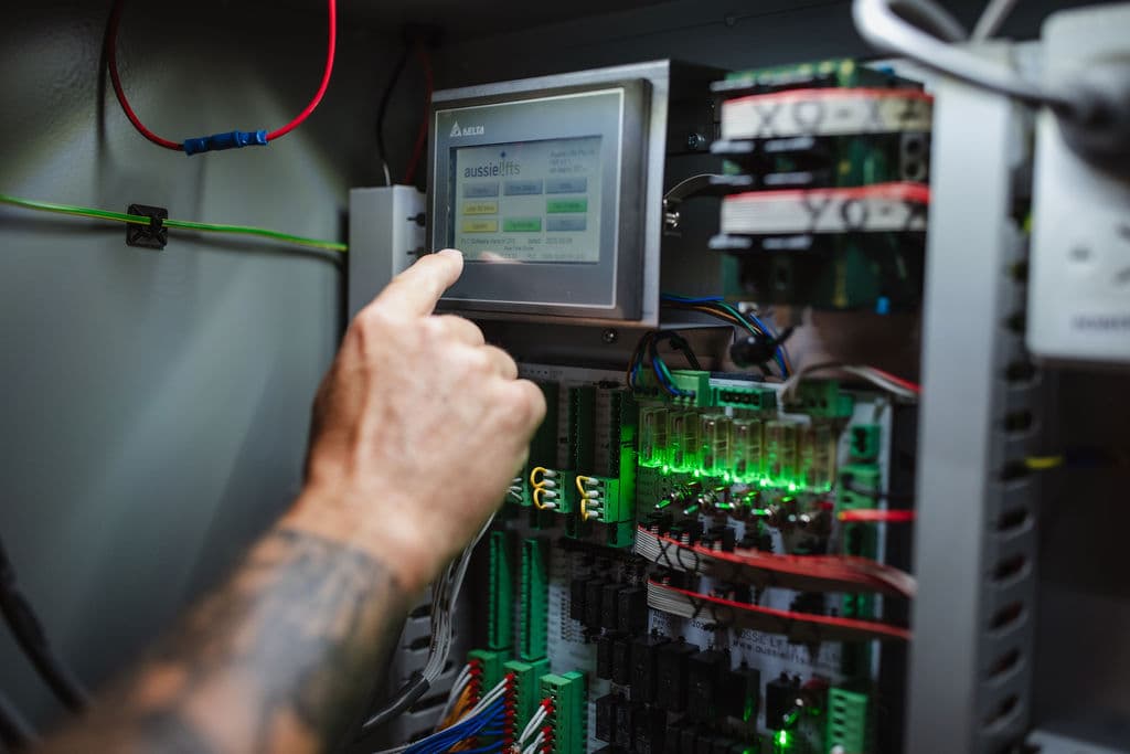 Lift maintenance servicing